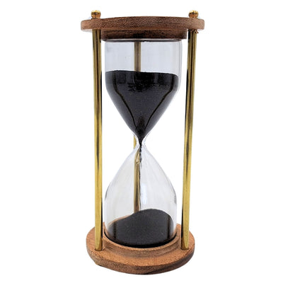 Messing-Holz-Sanduhr 5 Minuten mit personalisierter Gravur – elegante Retro-Dekoration als Geschenk – Höhe 15,5 cm, schwarzer Sand, Messing und Holz