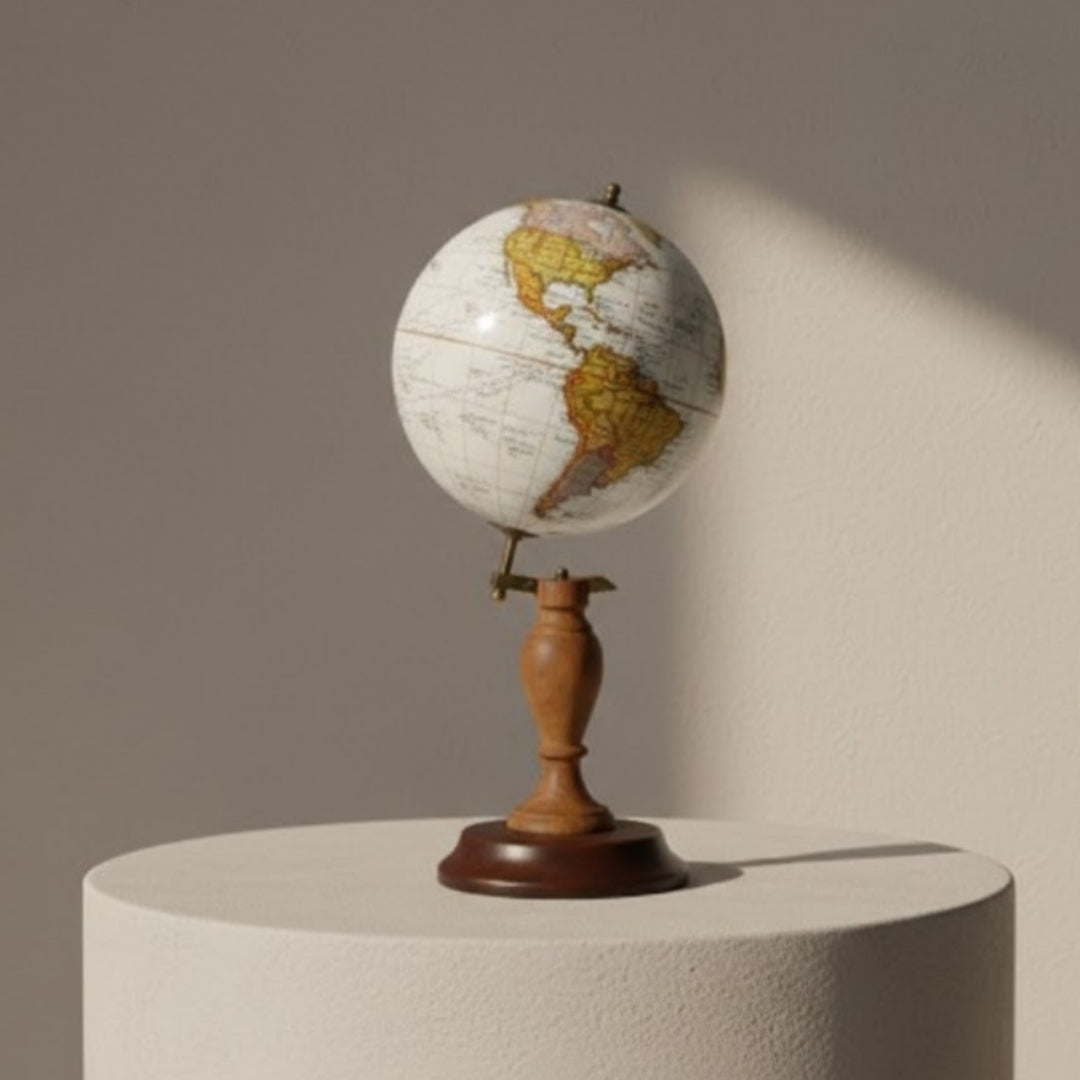 Eleganter dekorativer Globus auf Holzsockel mit individueller Gravurmöglichkeit, 27 cm, dunkelbraun, ideal als Geschenk  