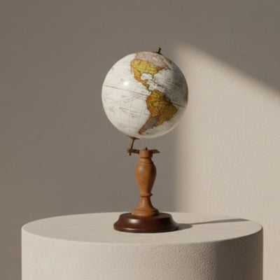 Eleganter dekorativer Globus auf Holzsockel mit individueller Gravurmöglichkeit, 27 cm, dunkelbraun, ideal als Geschenk  