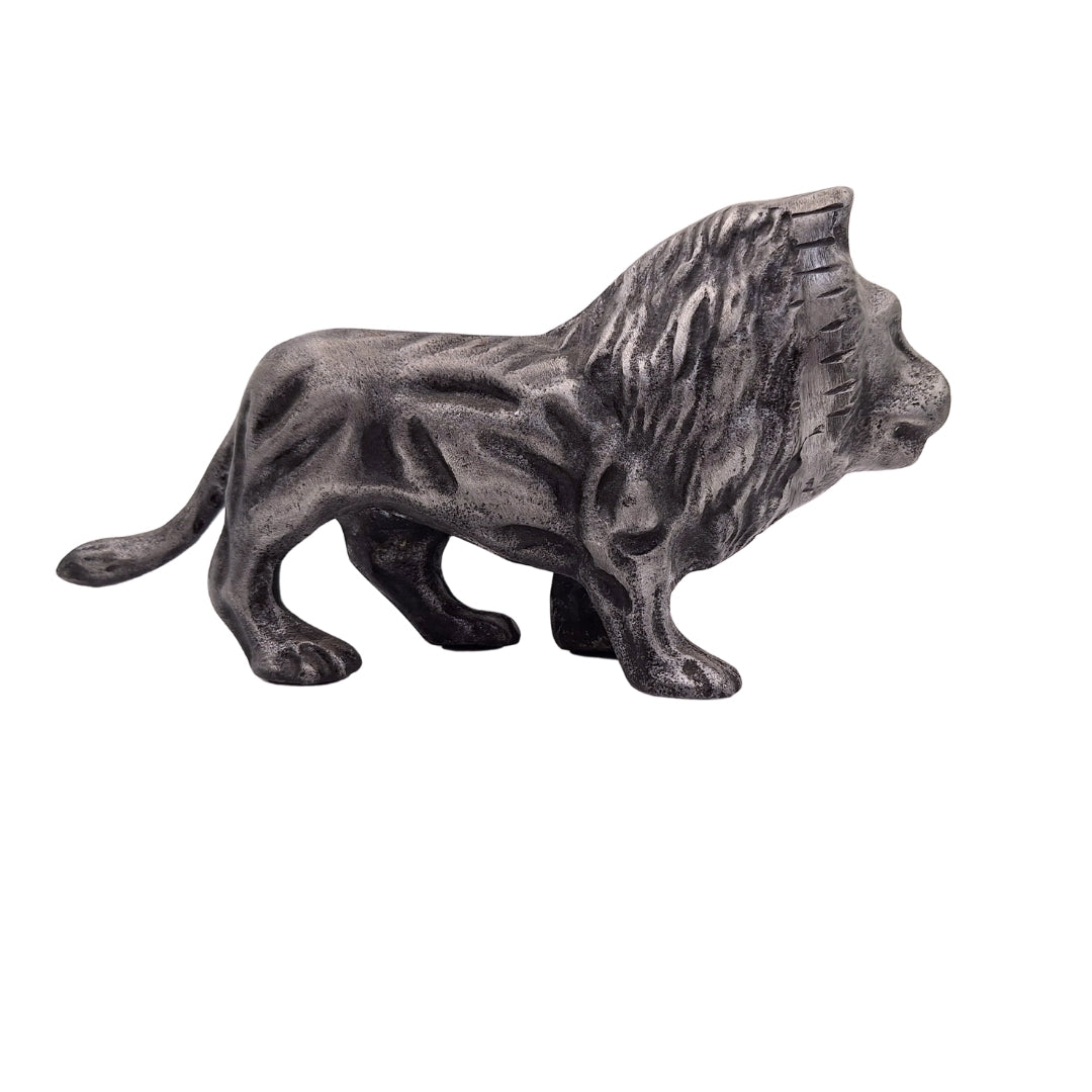 Dekorative Figur LEO aus Aluminium in Silberfarbe, personalisierte Gravur