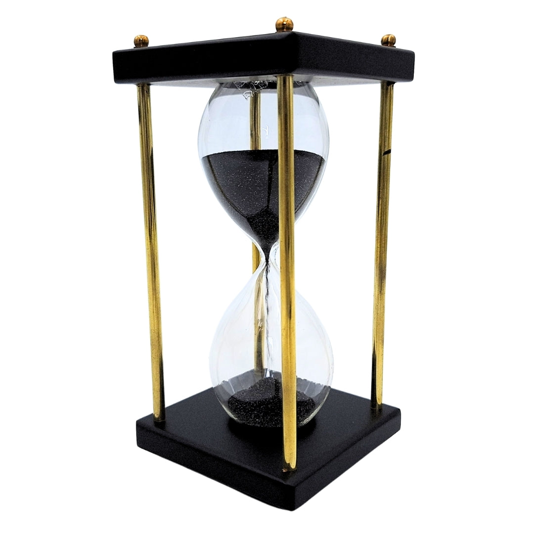 Messing-Holz-Sanduhr 5 Minuten mit schwarzem Sand und personalisierbarer Gravur – elegante Retro-Dekoration als Geschenk, Höhe 16 cm
