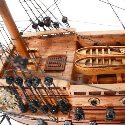 Exklusives Modell des Segelschiffs San Felipe SF45R mit ausgefahrenen Segeln, handgefertigt aus exotischem Holz, Möglichkeit zur personalisierten Gravur, ideal als Geschenk, Maße 48,3 cm x 17,8 cm x 45,7 cm