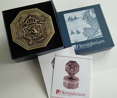 Exklusiver magnetischer Kardankompass mit Gravur – Replik als maritimes Geschenk, Höhe 5,8 cm, Buchen- und Eichenholz, Messing, Renaissance-Stil
