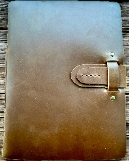 Premium-Notizbuch "RetroNotes" – Elegantes Notizbuch aus echtem Leder - 200 Seiten, 120g, Notizbuch, Skizzenbuch, Farbe Braun, Personalisierung mit Gravur