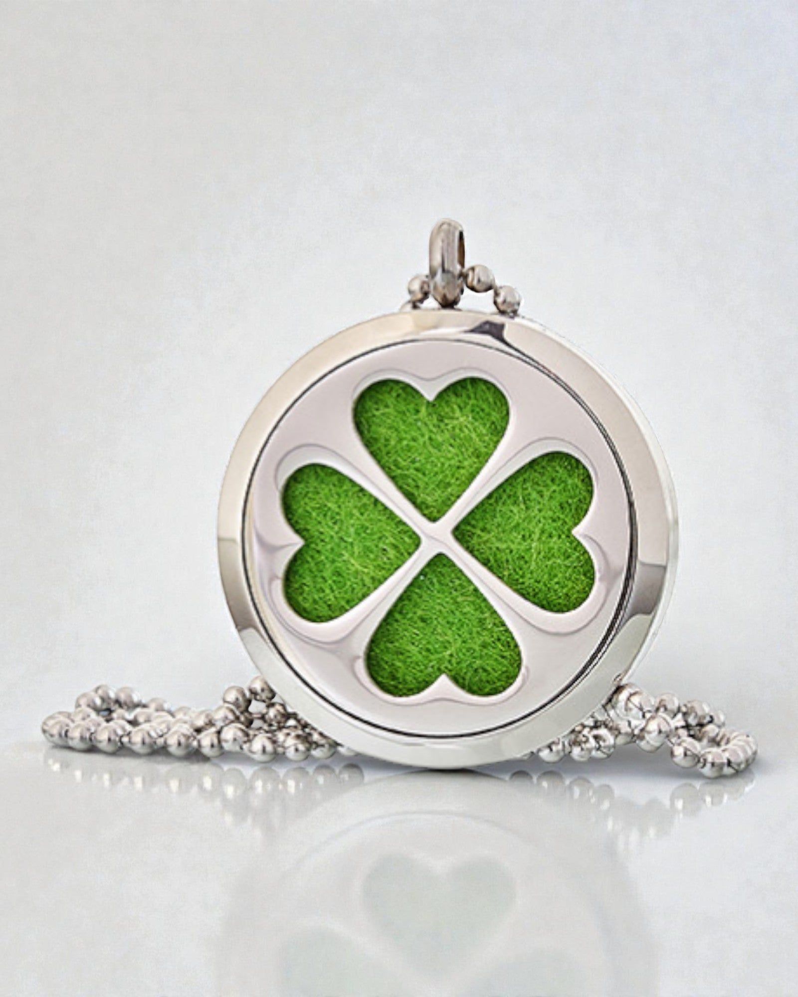 AromaClover – Naszyjnik Aromaterapeutyczny z Medalionem Czterolistnej Koniczyny 30 mm