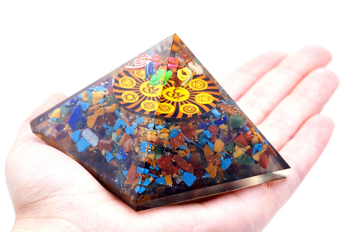 Orgonit-Pyramide Om Chakra