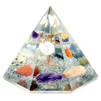 7-symmetrische Orgonit-Pyramide mit Weisheitsbaum aus Steinen