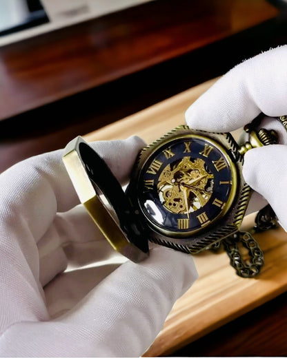 Klassische achteckige braune mechanische Taschenuhr im Steampunk-Stil - Zeitlos