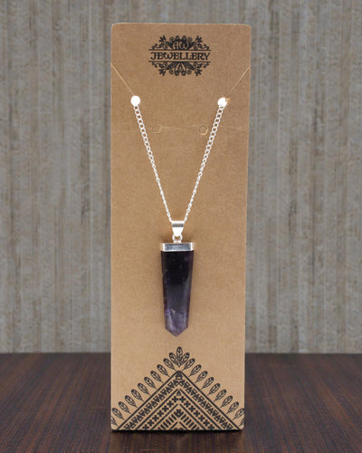 Violet Ray – Flacher Amethyst-Anhänger im Kristallschliff