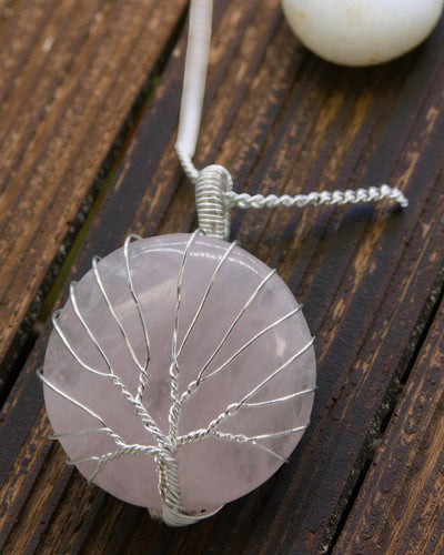 Baum der Liebe – Halskette mit Rosenquarz und Baum des Lebens