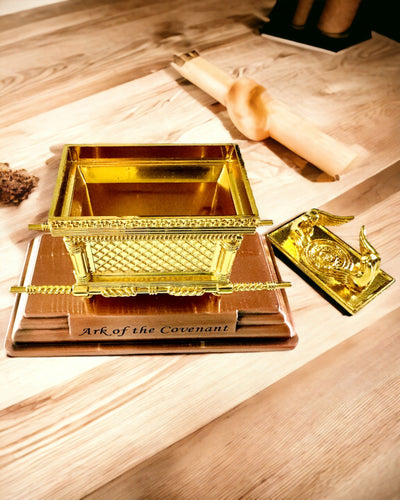 Majestätische Miniatur der Bundeslade in Goldfassung 11,2 x 5,8 x 7,3 cm - Exklusive Lade, Dekoration in Goldausführung