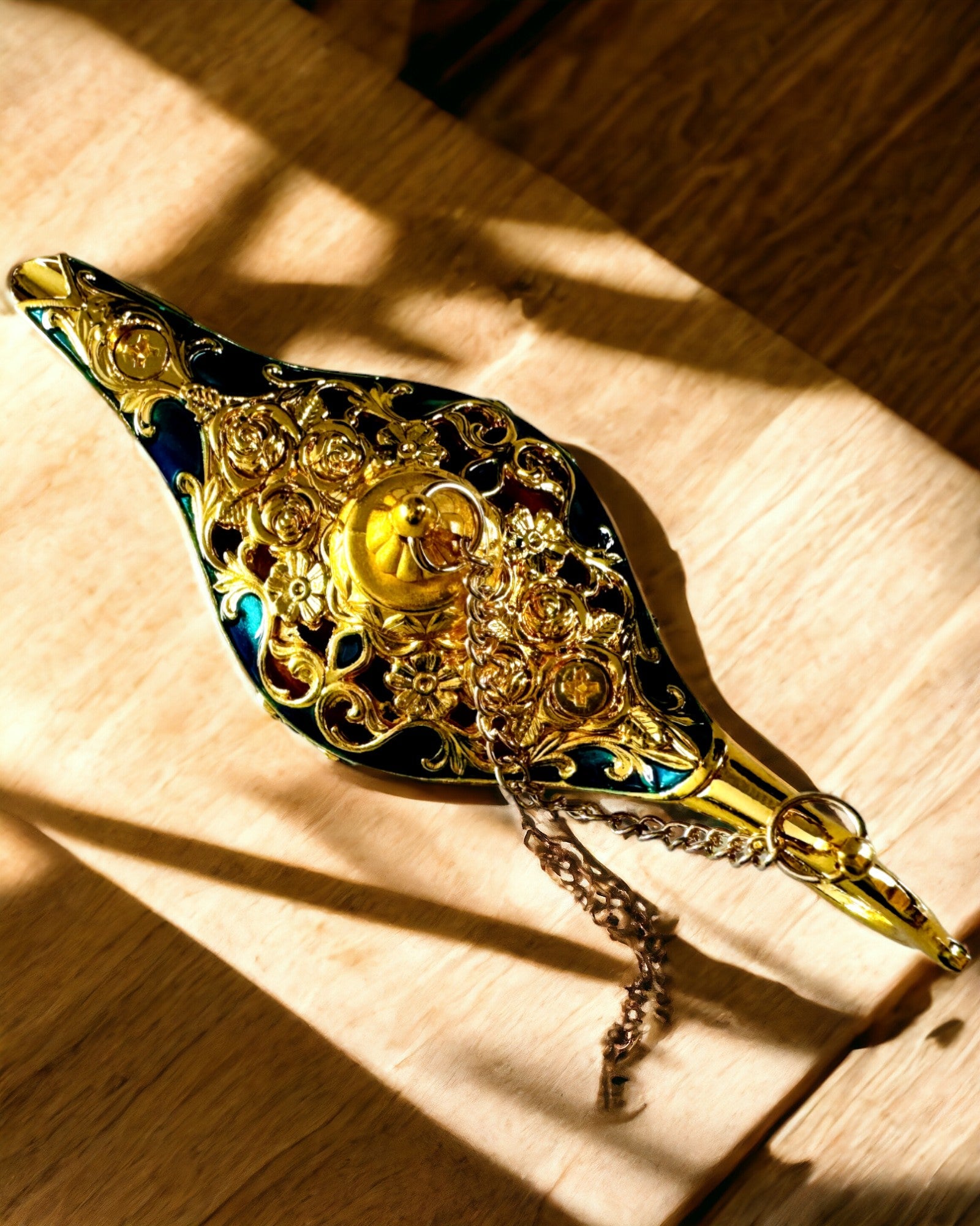 Kleine handgefertigte Aladdin-Lampe - Künstlerisches Metallhandwerk zur Wohnungsdekoration, Gravur