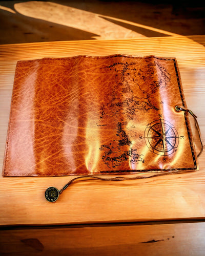 Retro Dunkelbraunes Lederetui mit Schatzkartenmotiv - Elegante Tasche zur Aufbewahrung von Schreibschätzen