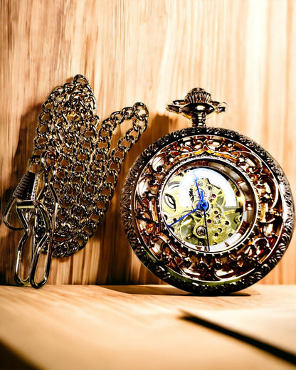 Vintage-Taschenuhr mit transparentem Zifferblatt und Skelettmechanismus
