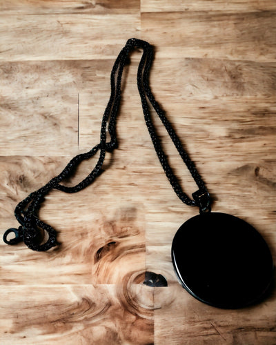 Anhänger "Urban Elegance" – Runder Medaillon aus Edelstahl in Zwei Farben mit Personalisierungsmöglichkeit