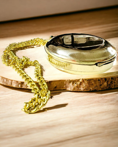 Kompass in goldener Farbe Abenteuer – Eleganter Entdecker Navigator