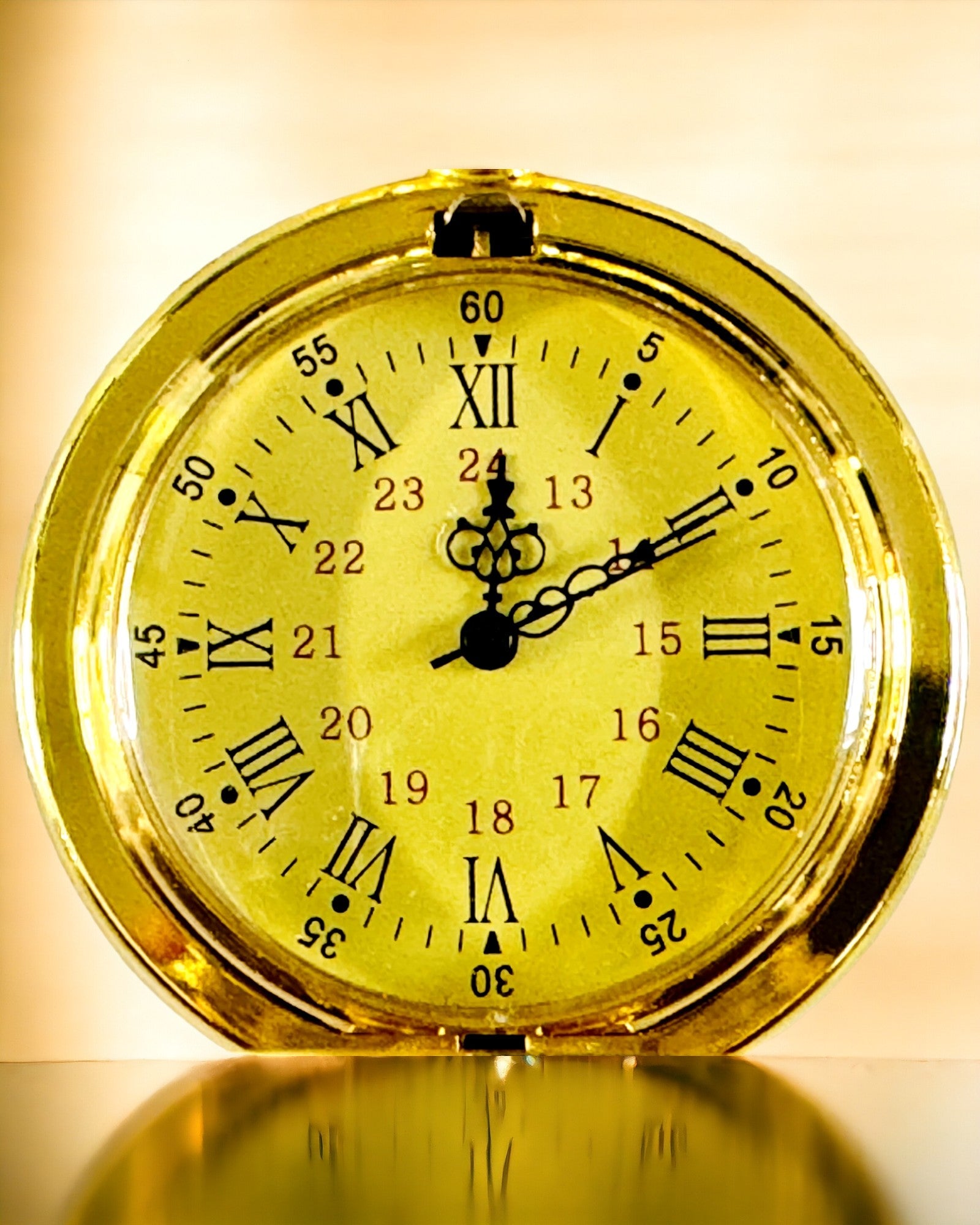 Goldfarbene Retro-Taschenuhr mit Gravurmöglichkeit