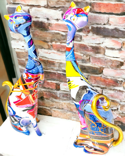 Abstrakte Katzenfiguren "ArtCats", handbemalt, Harz – 25 cm, 2 Stk.
