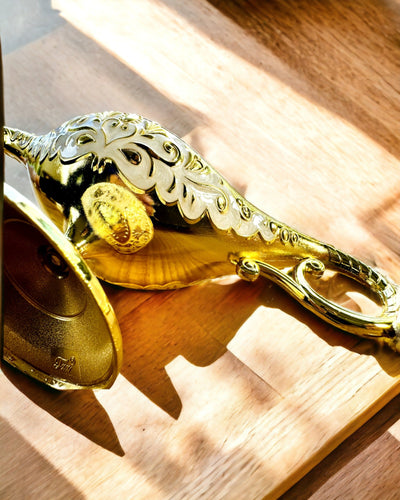 Magische Lampe von Aladin mit Gravuroption - Weißer Variante, durchzogen mit Gold