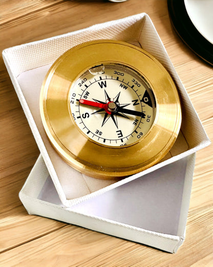Navigationskompass mit Gravurmöglichkeit, Messing, Klassisches Design – 5 cm