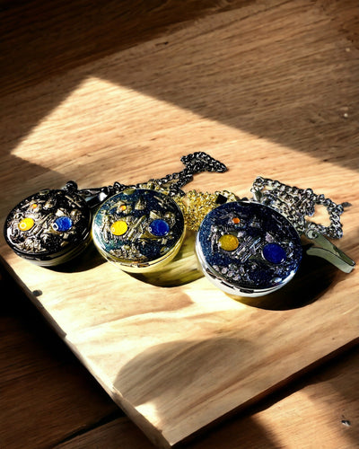 Taschenuhr "Astrum Temporis" - Silberrahmen. Möglichkeit zur Personalisierung mit Gravur