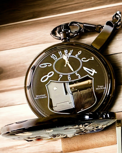 Taschenuhr "Astrum Temporis" - Schwarzer Rahmen. Möglichkeit zur Personalisierung mit Gravur.