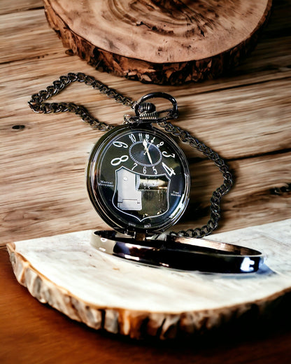 Taschenuhr "Astrum Temporis" - Schwarzer Rahmen. Möglichkeit zur Personalisierung mit Gravur.