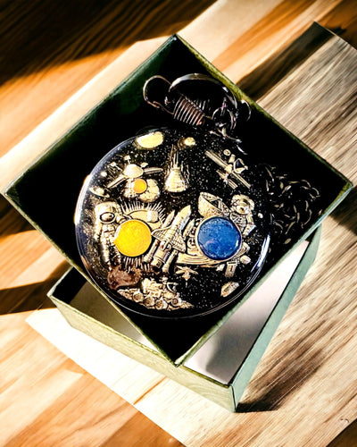 Taschenuhr "Astrum Temporis" - Silberrahmen. Möglichkeit zur Personalisierung mit Gravur