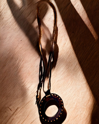 Indische Lupe Artefakt, Leder, handgefertigt - Personalisierung mit Gravur möglich