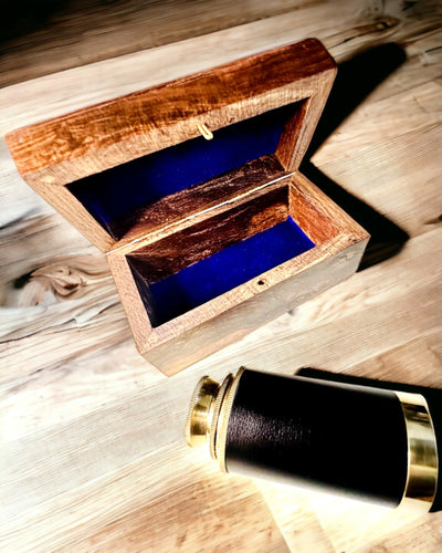 Reisebrille Paradies – Handwerk - Personalisierung mit Gravur