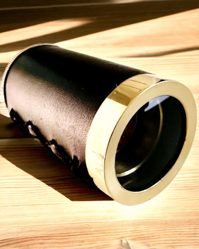 Reisebrille Paradies – Handwerk - Personalisierung mit Gravur