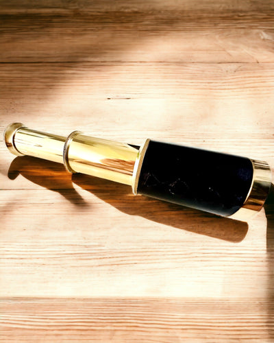 Reisebrille Paradies – Handwerk - Personalisierung mit Gravur