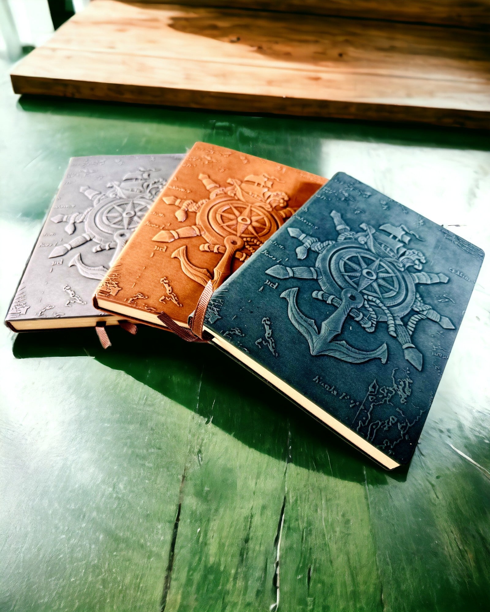 Notizbücher mit Segelmotiv „Nautica“ mit Personalisierungsoption durch Gravur, als Geschenk