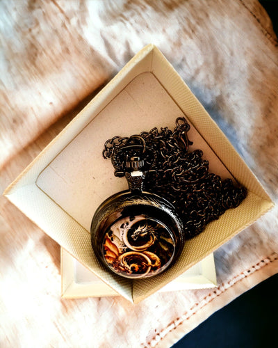 Taschenuhr "Drachen-Aura" mit Personalisierungsoption