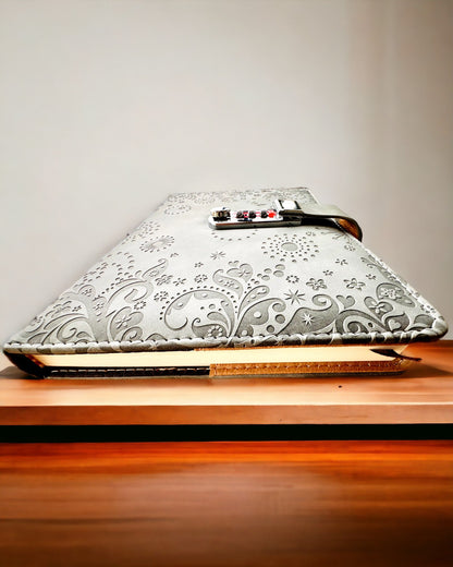 Exklusives Notizbuch, PU-Leder, A5 mit Zahlenschloss - "Secret Journal", Personalisierung mit Gravur