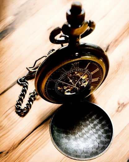 Klassische Taschenuhr "Vintage Elegance", Farbe Gold, mit Gravur personalisierbar