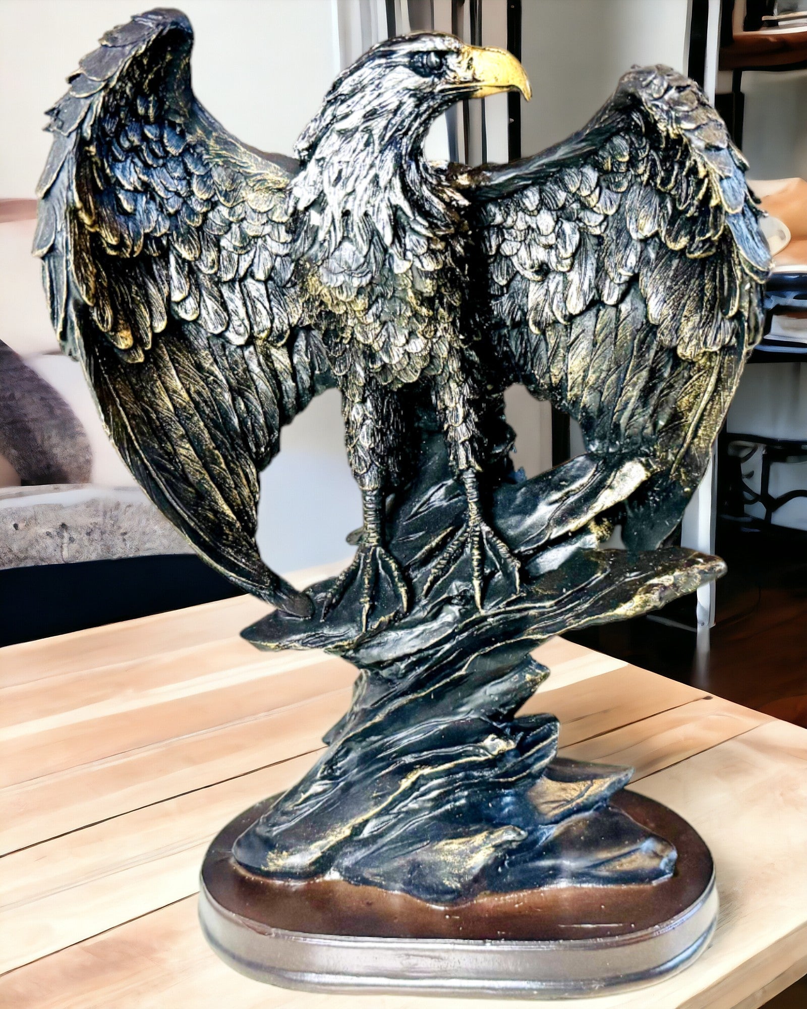 Dekorative Statue "Fliegender Adler" – Majestätisches Symbol für Stärke und Freiheit