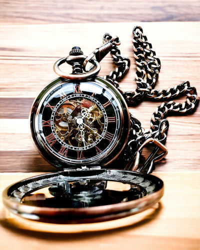 Taschenuhr "Equus Tempus" - Farbe: Braun, Roségold mit Pferdemotiv, Personalisierung mit Gravur möglich