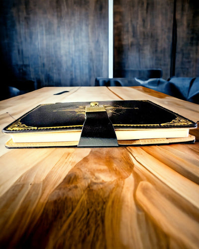 Notizbuch Premium mit Zahlenschloss A5 - Vintage-Stil mit Kompass, Japanisches Design, Schreibwaren für Studenten und Geschäft. Personalisierung mit Gravur