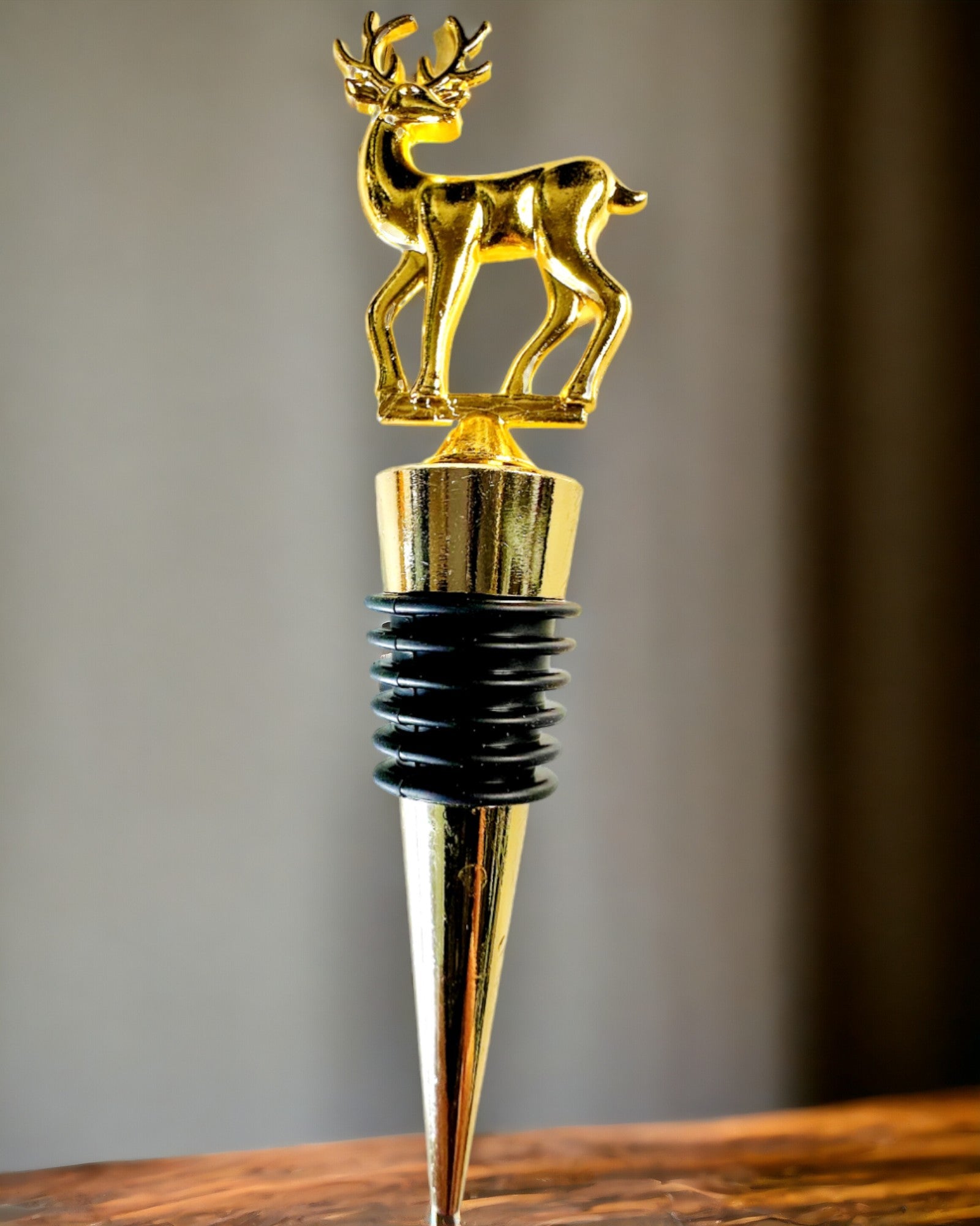 Exklusiver Metall-Weinverschluss mit Hirsch - Elegant und funktional, personalisierbar mit Gravur