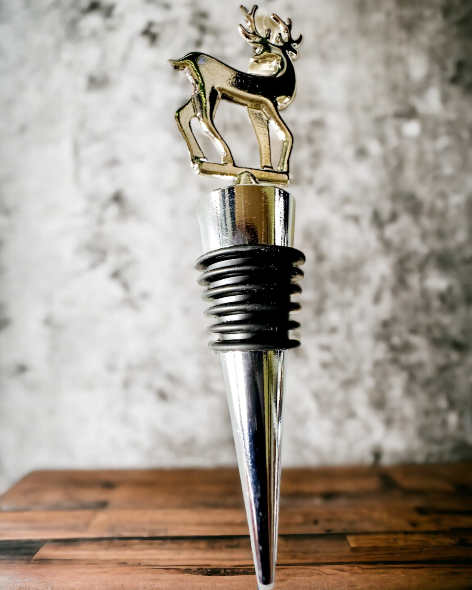 Exklusiver Metall-Weinverschluss mit Hirsch - Elegant und funktional, personalisierbar mit Gravur