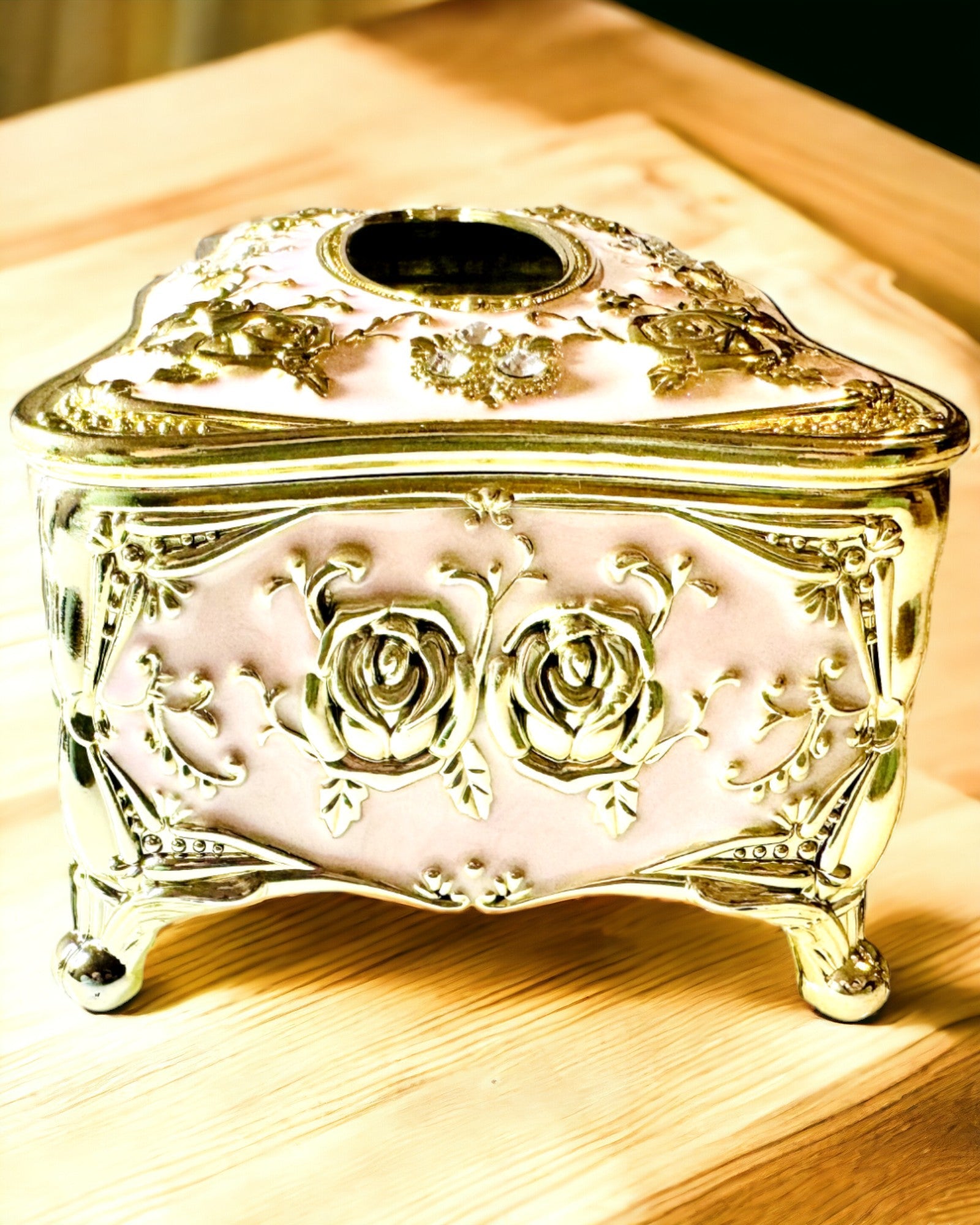 Elegante Rosa Taschentuchbox mit Geprägten Rosen – Luxuriöses Accessoire für Wohnzimmer, Hotel oder Club