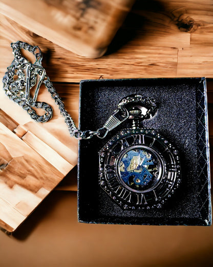 Klassische achteckige mechanische Taschenuhr im Steampunk-Stil in Schwarz, Gravur