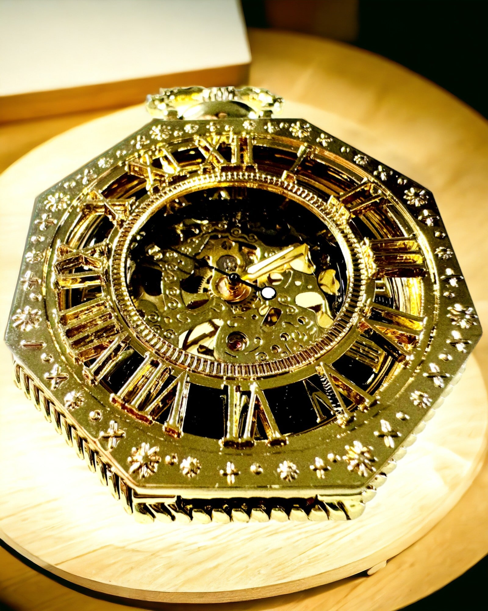 Exklusive Taschenuhr im Steampunk-Stil mit sichtbarem Uhrwerk auf dem Zifferblatt - Klassische Eleganz