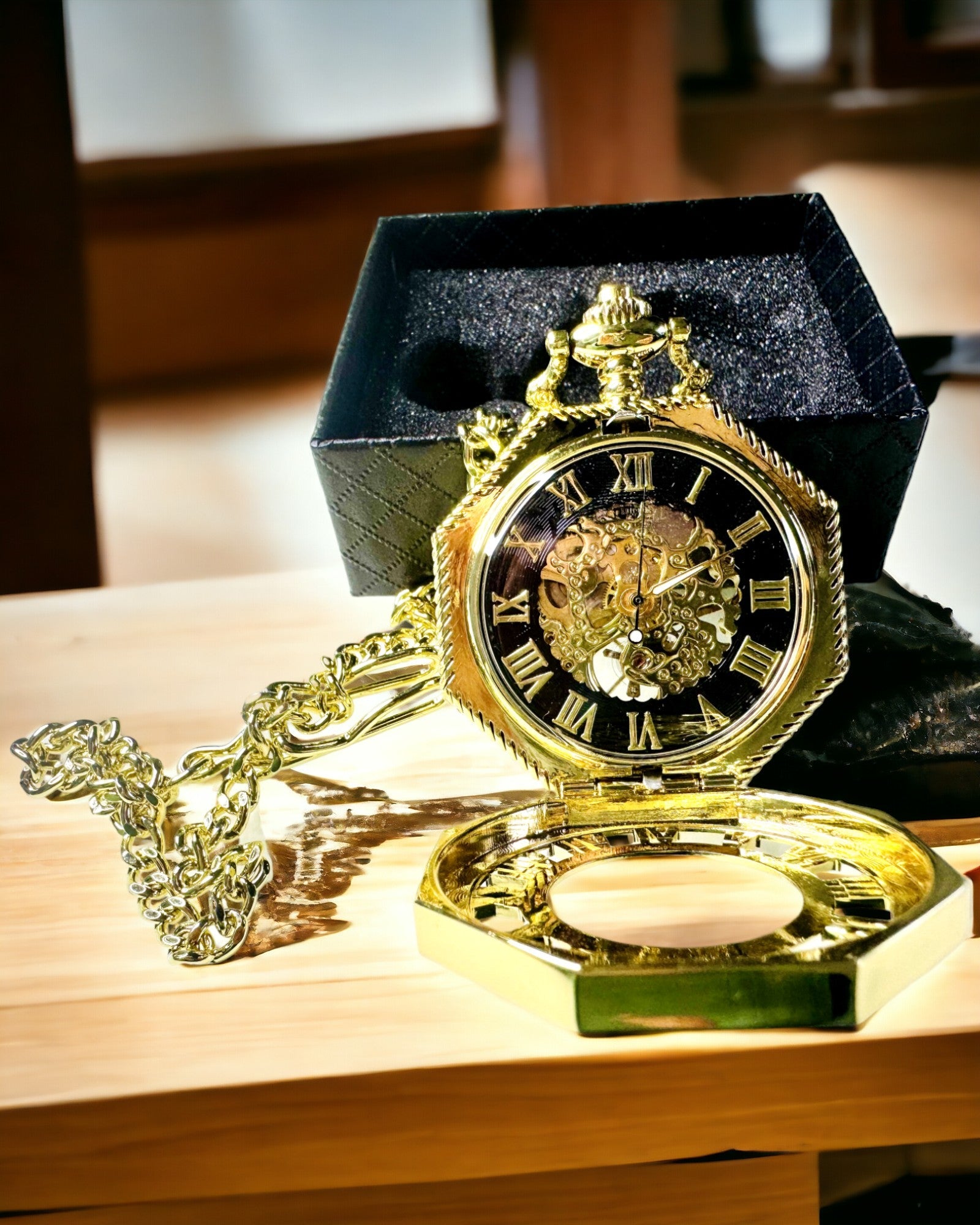 Exklusive Taschenuhr im Steampunk-Stil mit sichtbarem Uhrwerk auf dem Zifferblatt - Klassische Eleganz