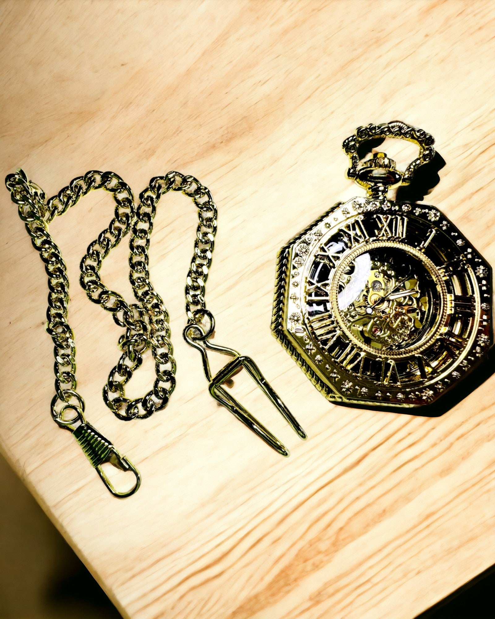 Exklusive Taschenuhr im Steampunk-Stil mit sichtbarem Uhrwerk auf dem Zifferblatt - Klassische Eleganz