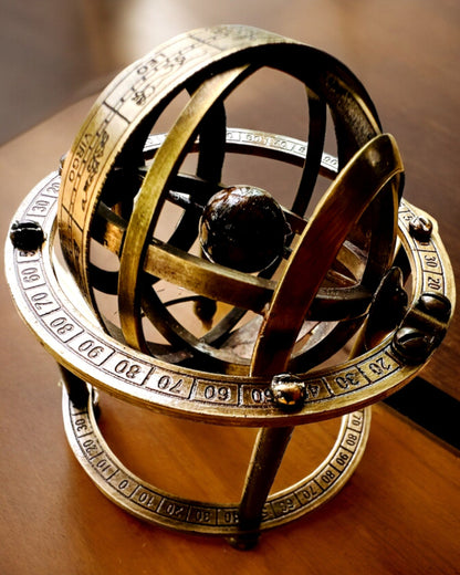 Astronomische Uhr „Kosmische Harmonie“ - Möglichkeit zur Personalisierung mit Gravur