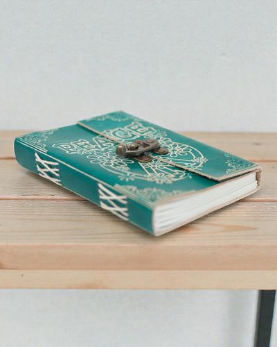 Türkises Ledernotizbuch „Frieden“ mit Reißverschluss – Harmonie & Ruhe (18 x 13 cm)