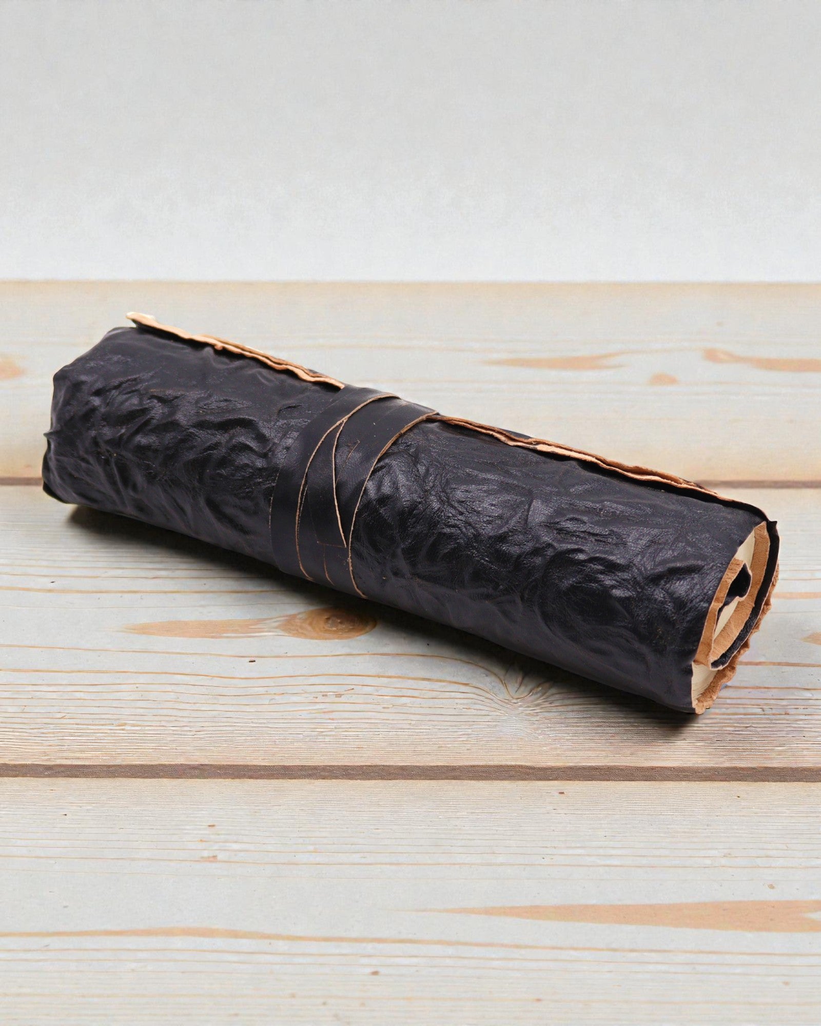 Aufrollbares Leder-Reisenotizbuch Nomade Schwarz – 21 × 15 cm