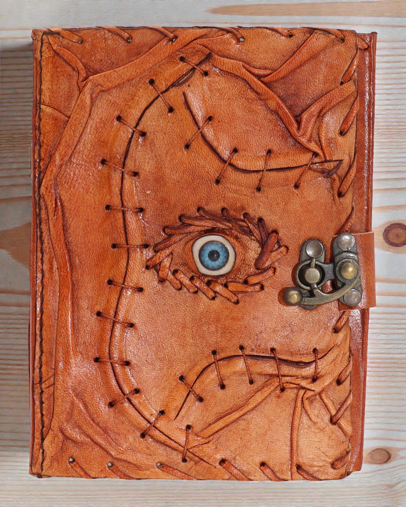 Oculus Noctis – Leder-Notizbuch des bösen Auges mit Metallverschluss